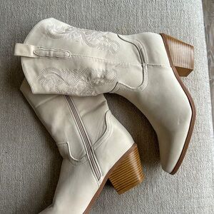 Elegant Cream Western Boots